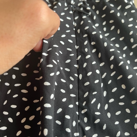 T by Talbots Black/White Polka Dot Pull On Elastic Waistband Pockets Skort SZ L - Picture 2 of 8